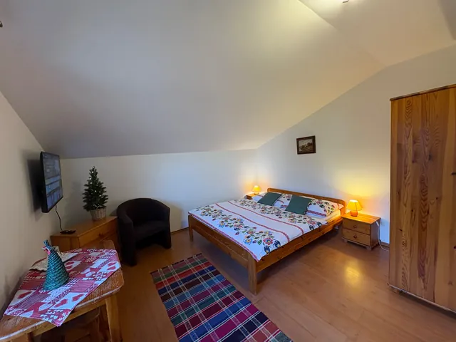 Izba s manželskou posteľou